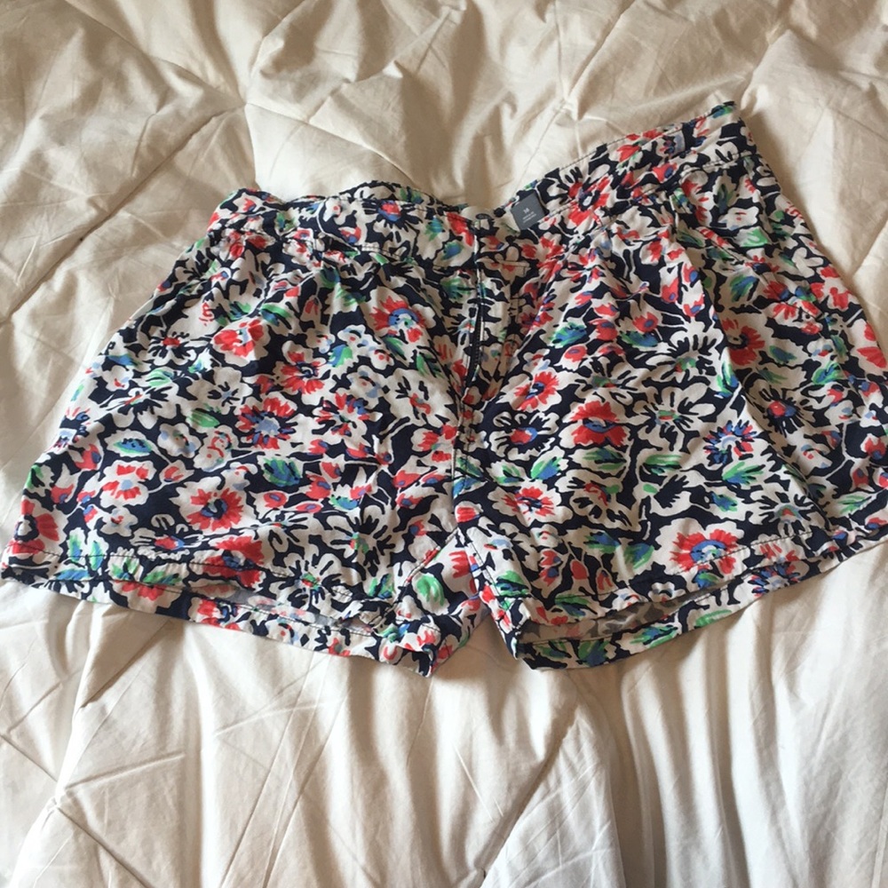 Fun Floral shorts